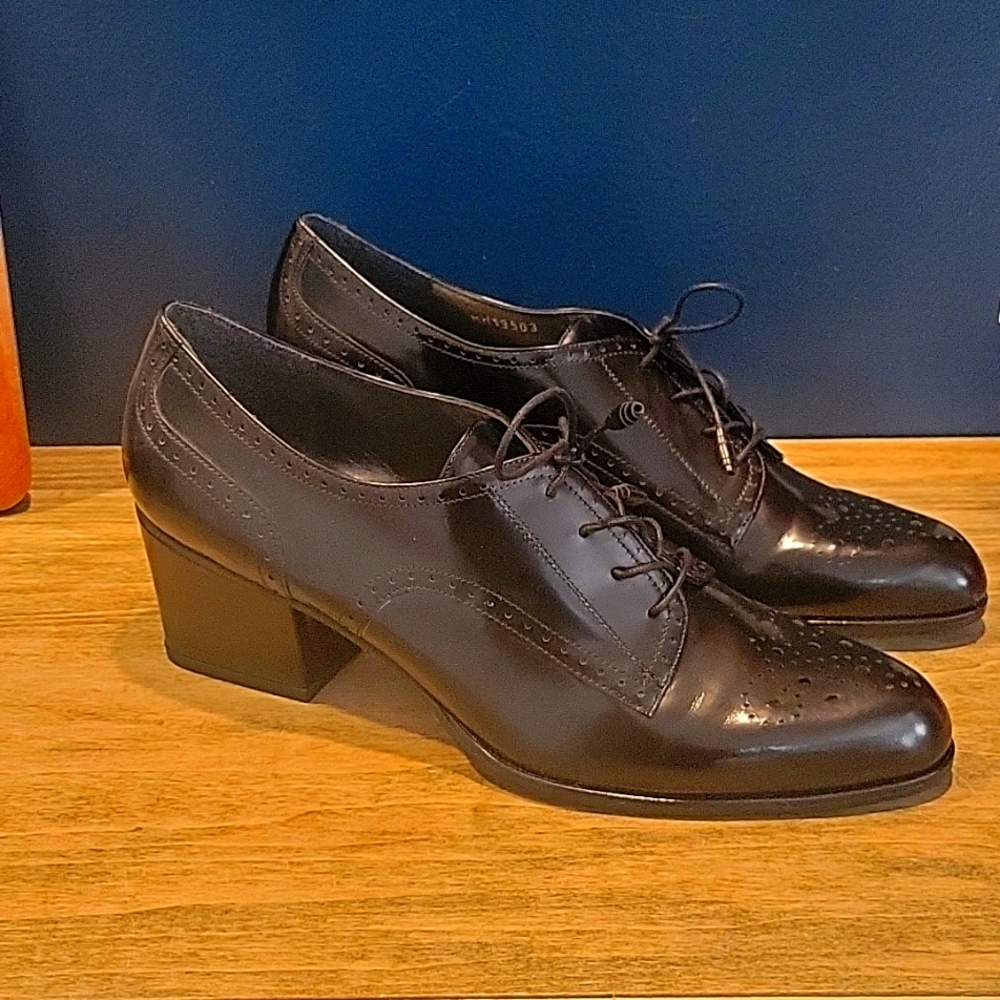 Stuart Weitzman Oxford Block Heels